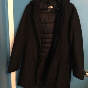 Women’s mid-thigh length The Northface Coat Small